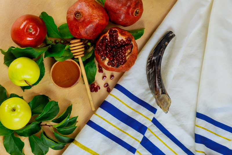Fruits and honey on Rosh Hashanah.